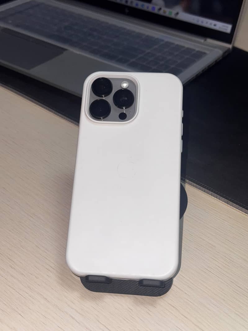 Apple iPhone 15 Pro Max 3