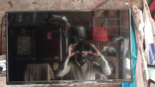 32 inch ki LED sel karni hai