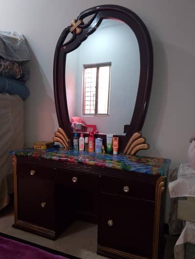 dressing table