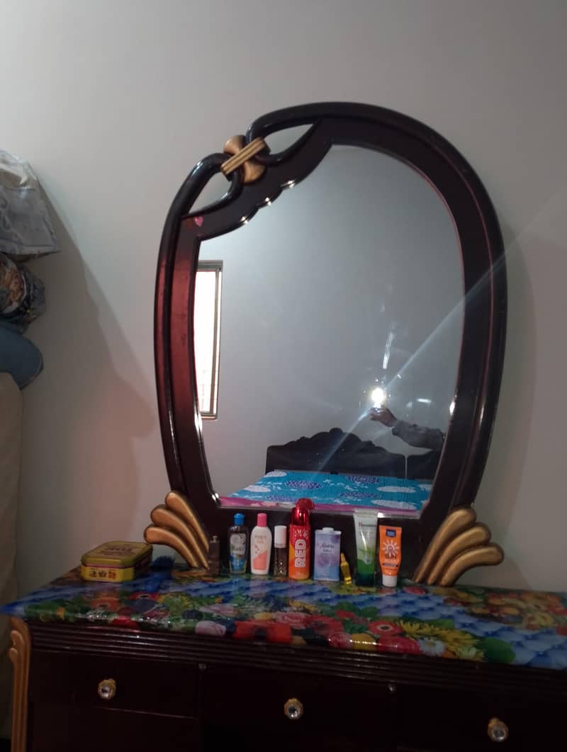 dressing table 1