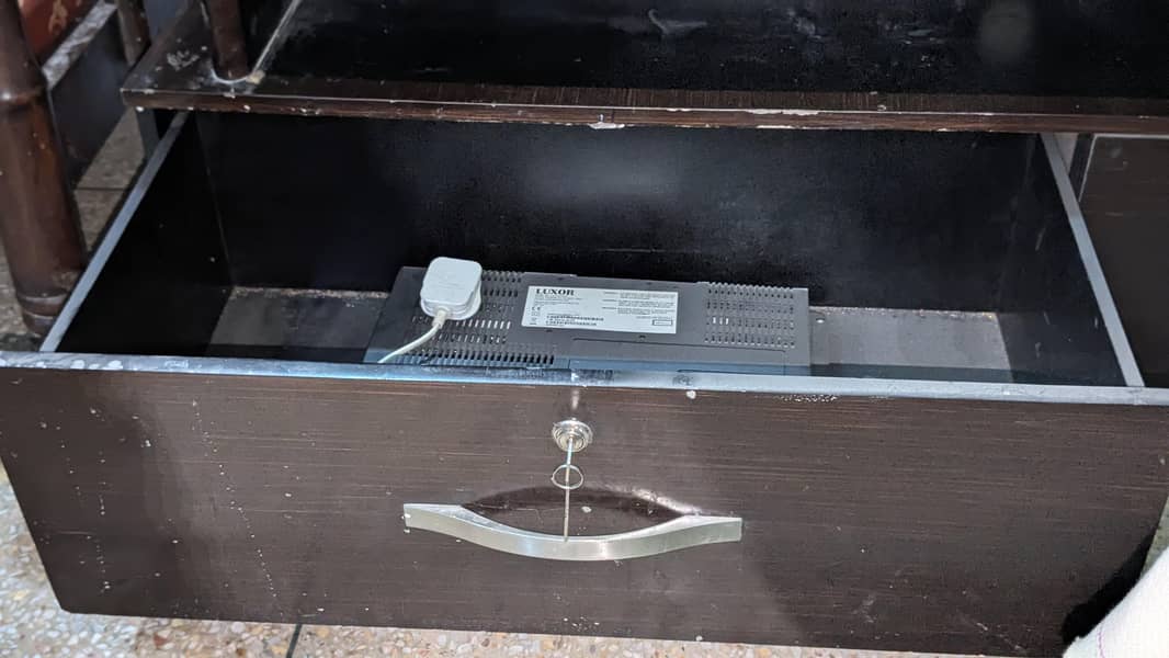 led tv table 0