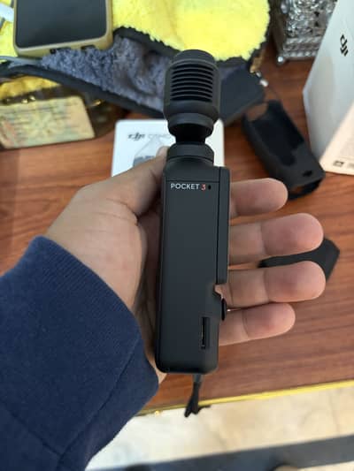 Dji Osmo Pocket 4P (Vlog Combo) |  Dji Osmo pocket 3 (Standard)