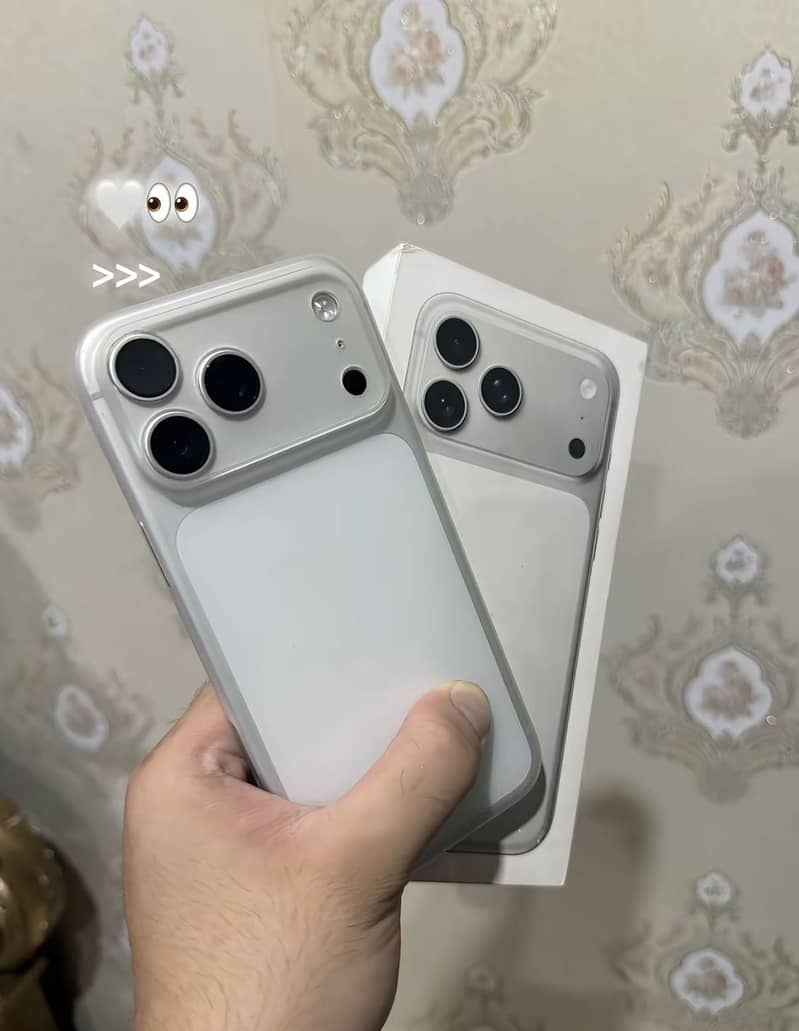 Apple iPhone 17 Pro Max 0