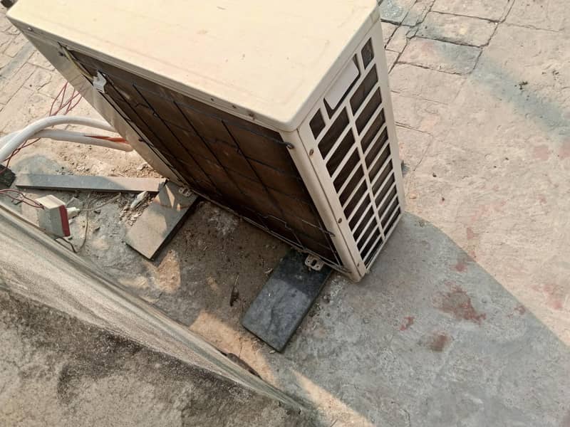 D. c inverter 1