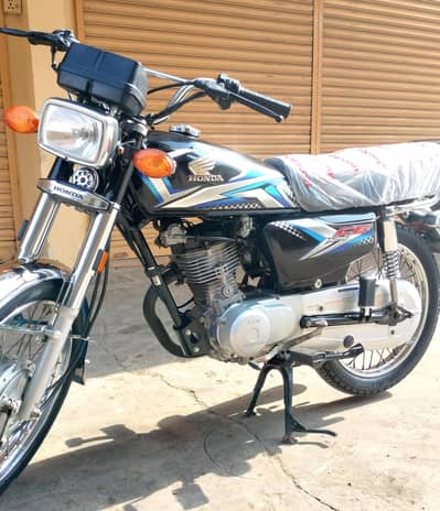 Honda CG-125. . . {2025} 7th Month Karachi Number. . . . . 0337/1245022