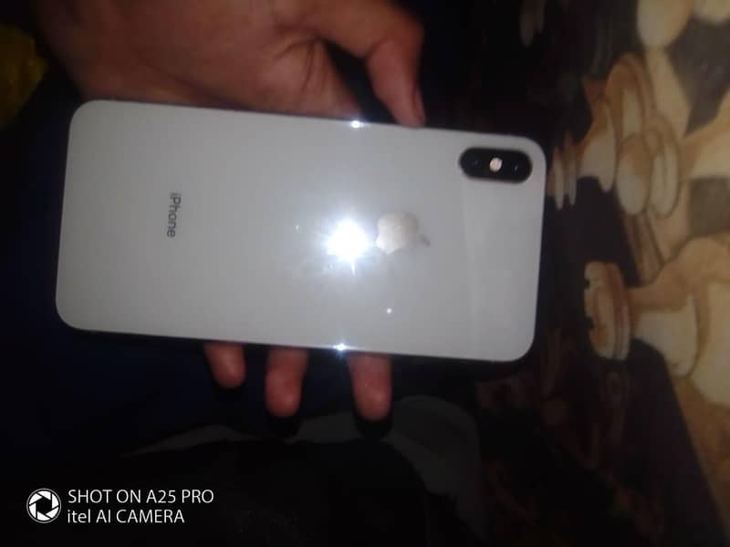 Apple iPhone XS Max 1