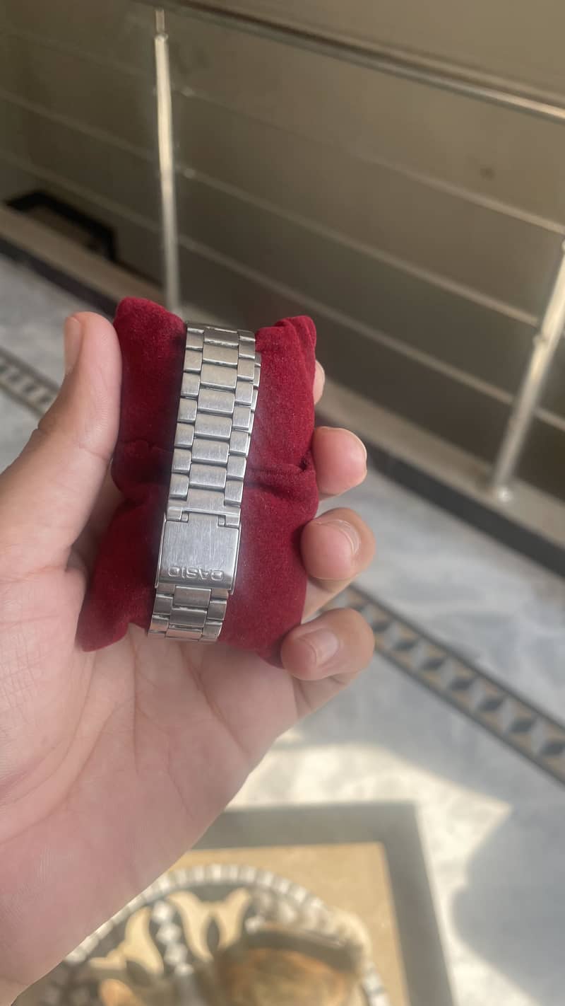 Watch 1