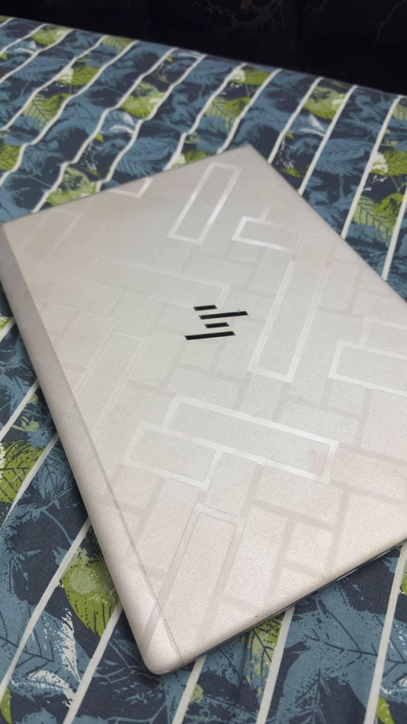 HP ELITEBOOK 0