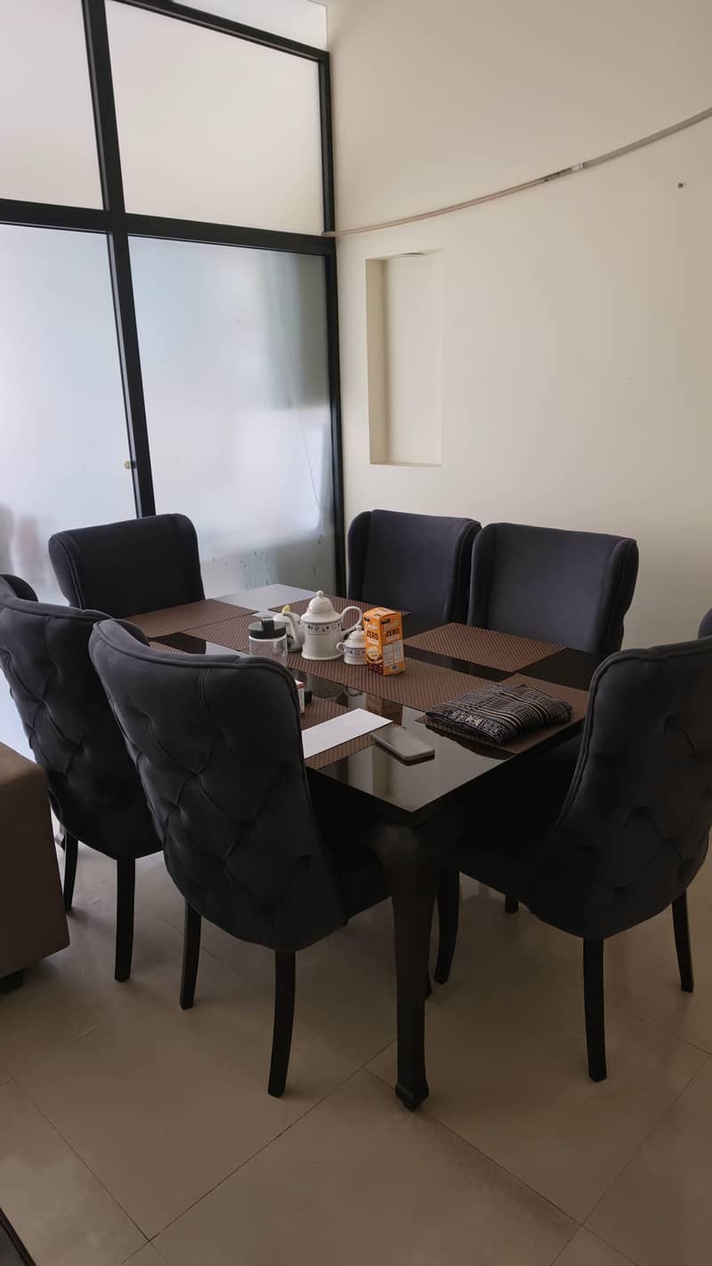 6 seater dining table 0