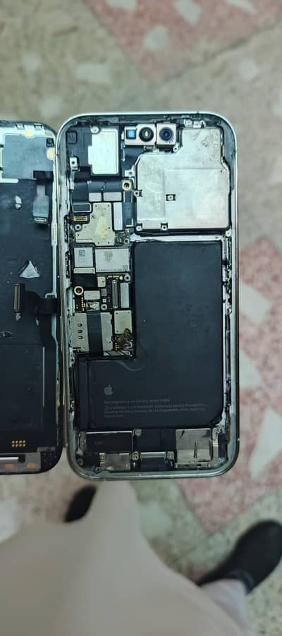 iphone 14 pro board kharab ha parts available