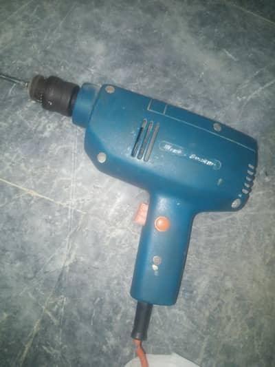 Drill black& decker