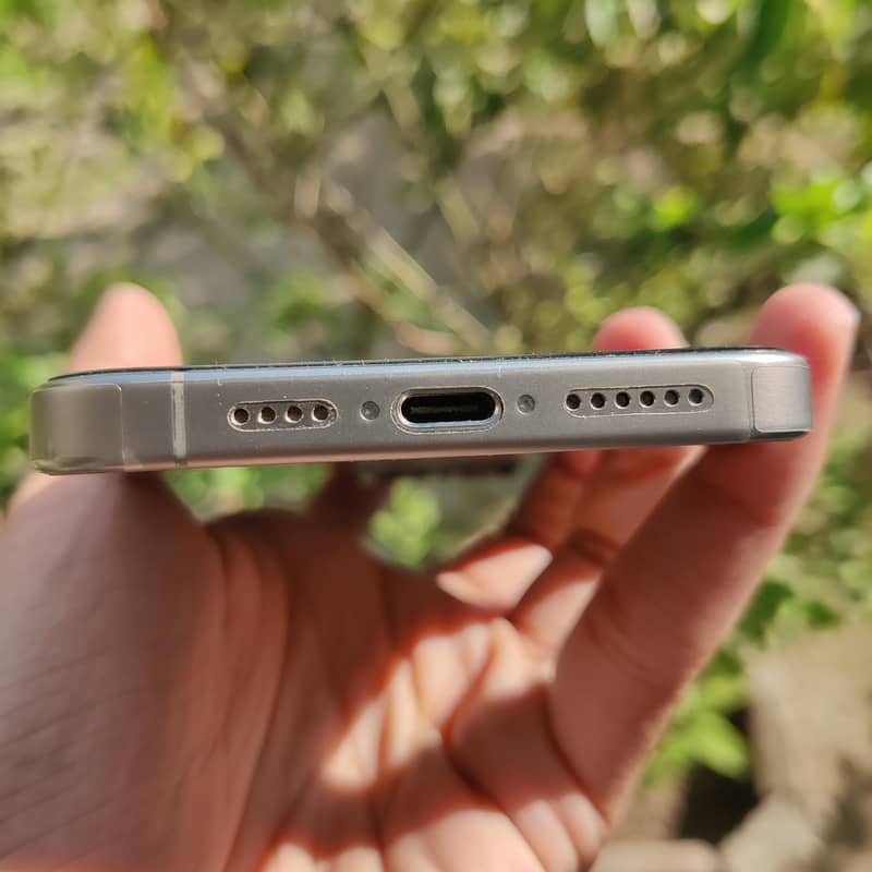 Apple iPhone 15 Pro Max 5