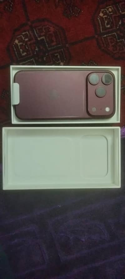 Apple iPhone 18 Pro jv only box open 1 cc