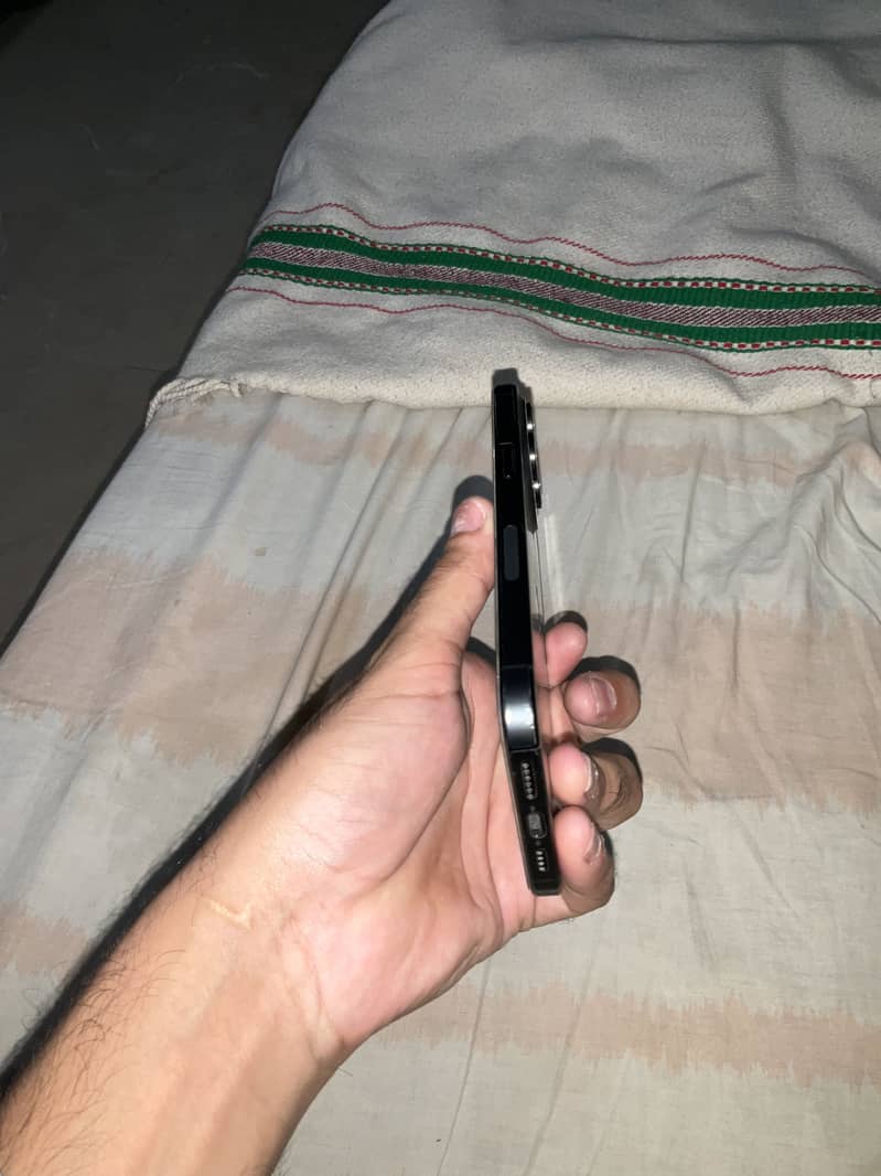 Apple iPhone 15 Pro Max 10