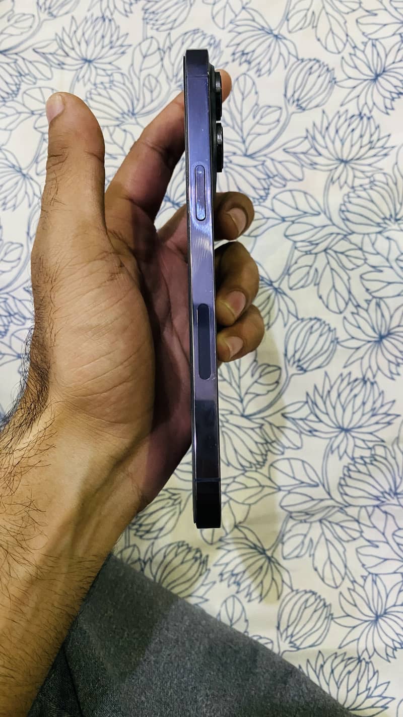 Apple iPhone 14 Pro Max 1