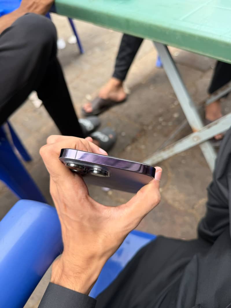 Apple iPhone 14 Pro Max 9