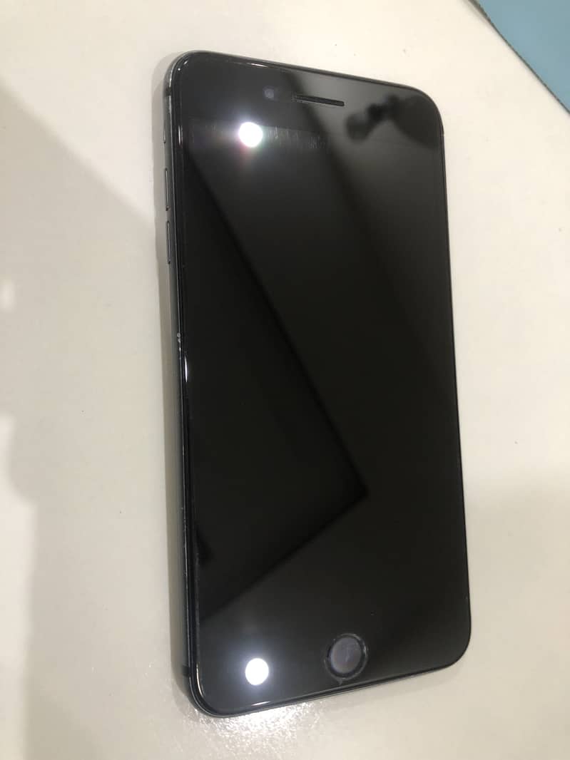 Apple iPhone 8 Plus 1