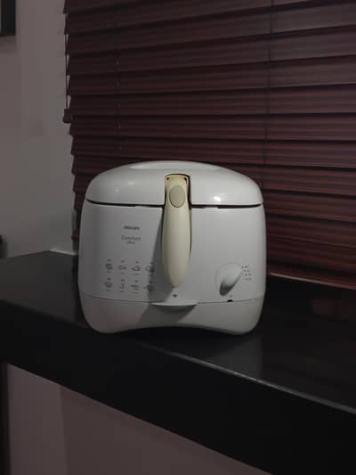 Philips Deep Fryer HD 6121 – 1500W – For Sale