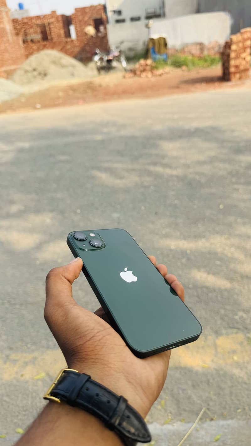 Apple iPhone 13 1