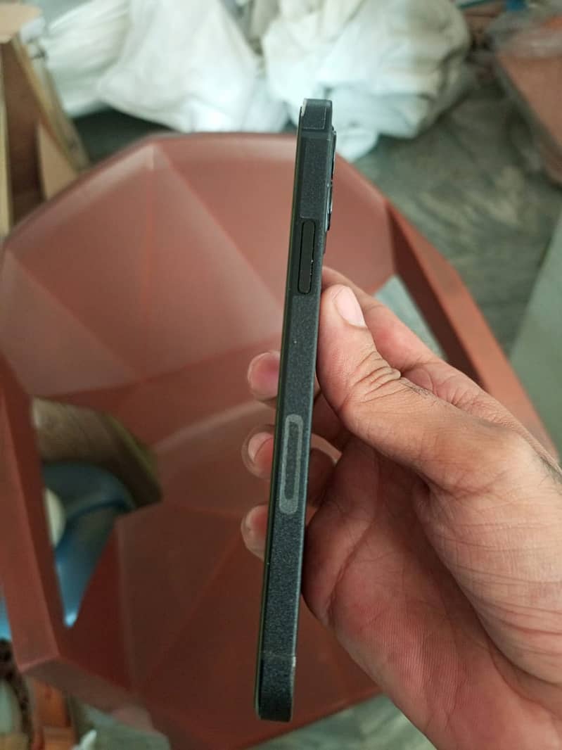 Apple iPhone 12 1