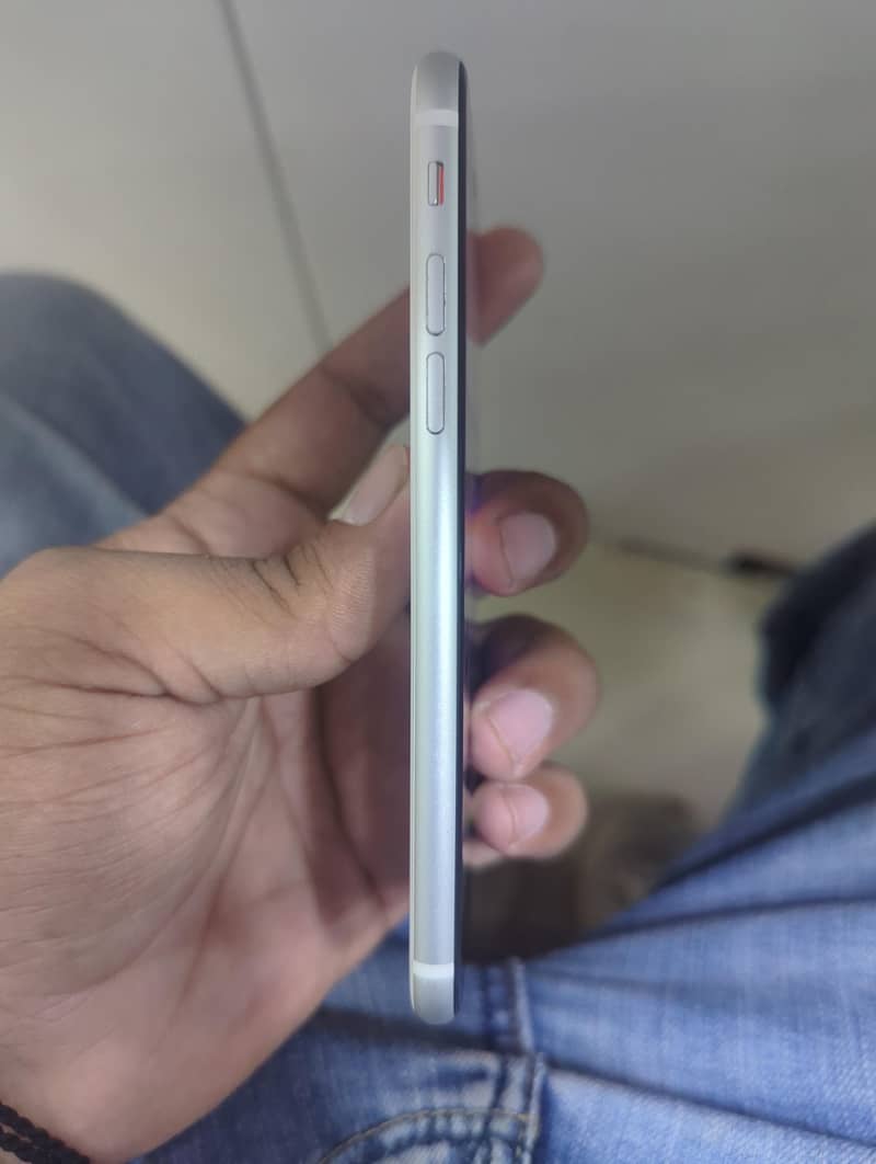 Apple iPhone SE 4