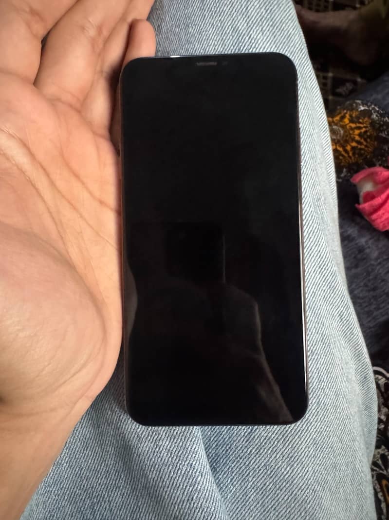 iphone xsmax 4