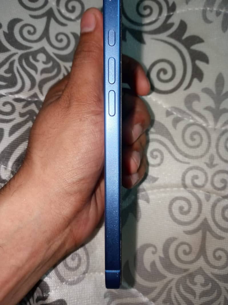 Apple iPhone 16 Plus 1
