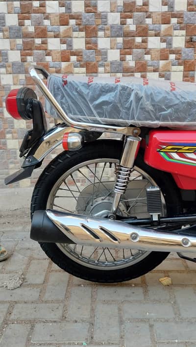 Honda CG-125. . . {2022} Karachi Number. . . . . 0337/1245117