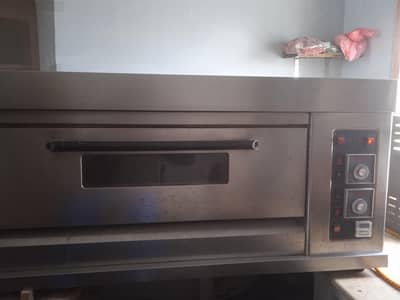 five large pizza oven