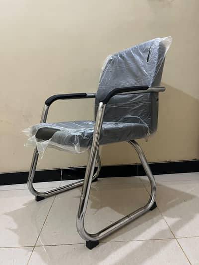 Office Chair with Steel Frame - In Excellent Condition