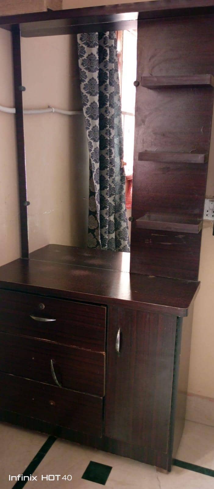 Bed and Dressing table without Mattress 5