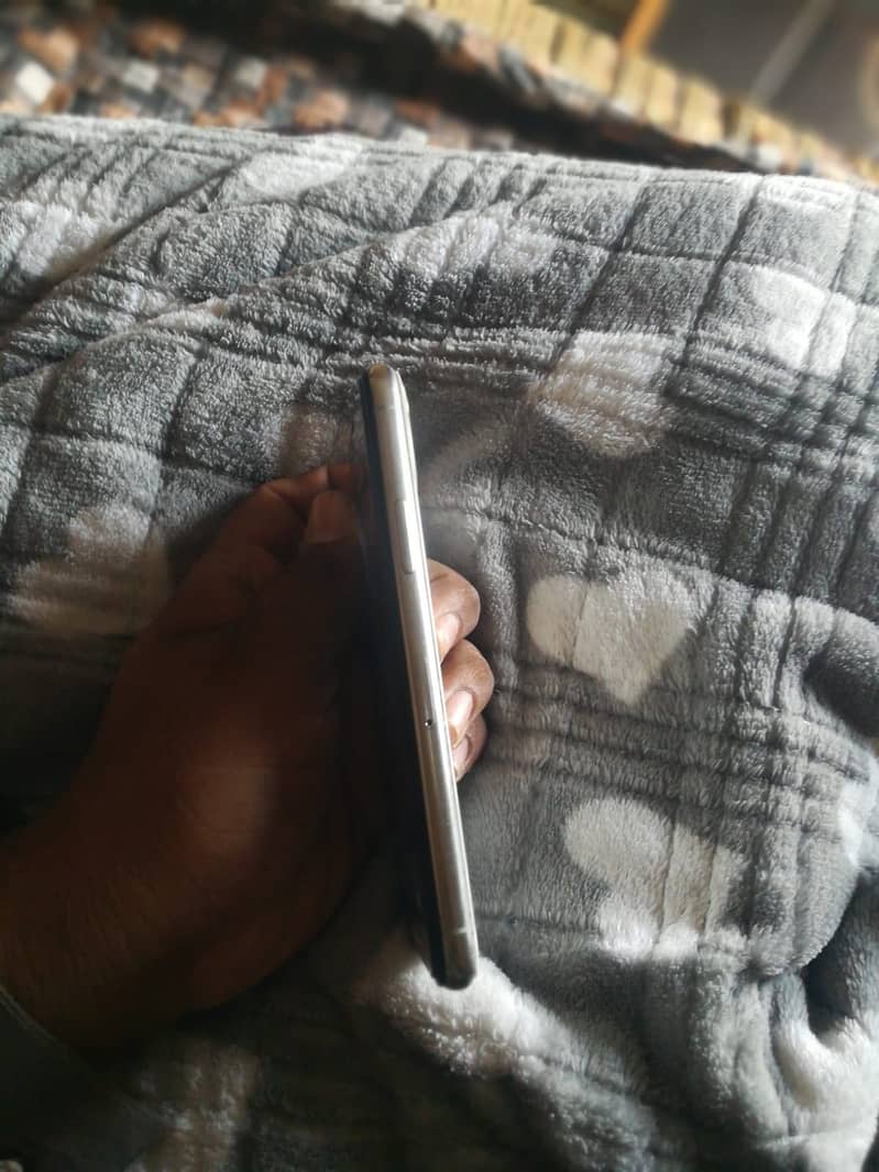 Apple iPhone 11 Pro 1