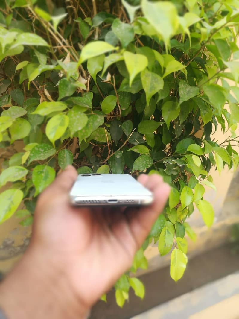 Apple iPhone 11 Pro 7