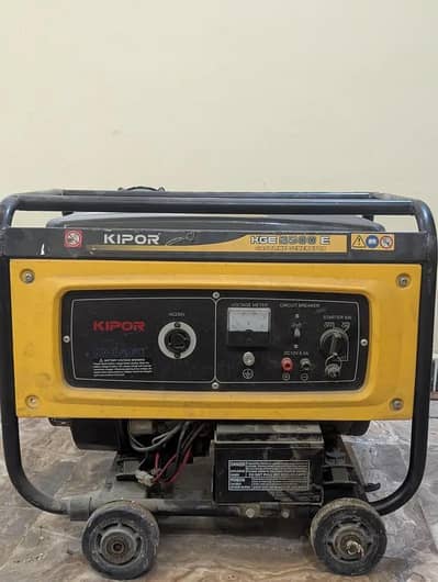 KIPOR 2.2 kVA Generator (KGE2500) - Good Condition