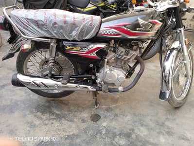 Honda CG 125 Model 2024 - Genuine Condition - (7000 KM) - Urgent Sale.
