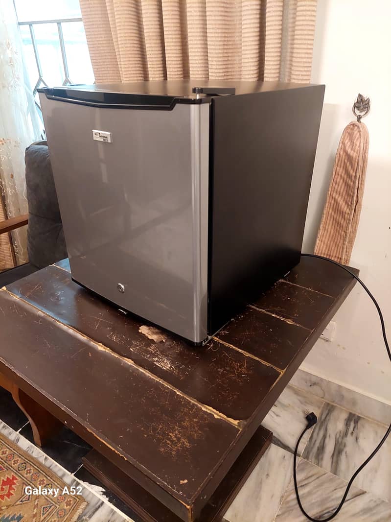 mini fridge 1