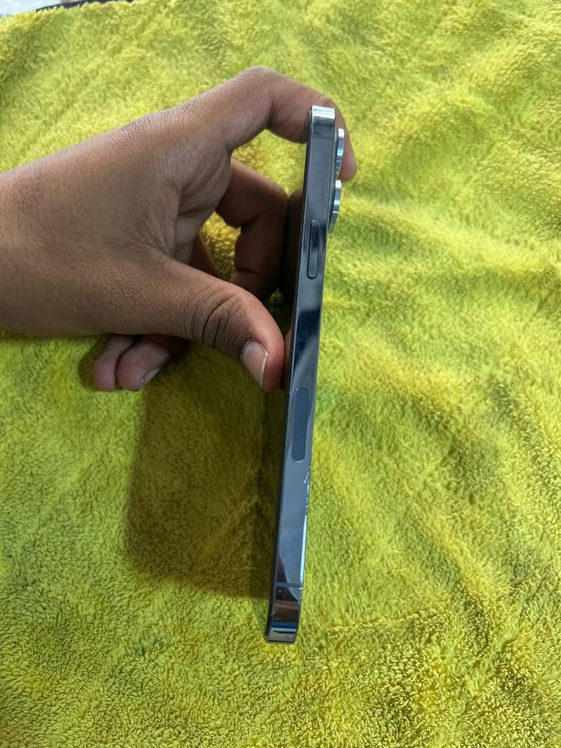 Apple iPhone 13 Pro Max 0