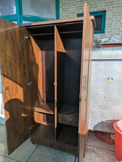 2 door cupboard