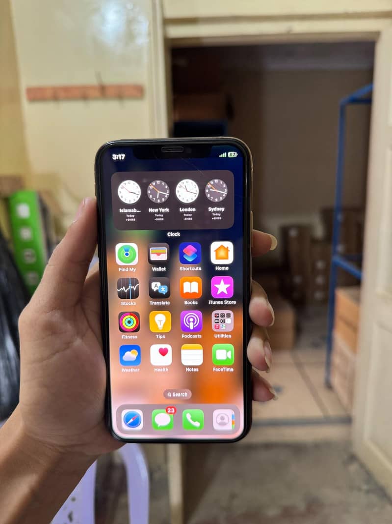 Apple iPhone XS 1