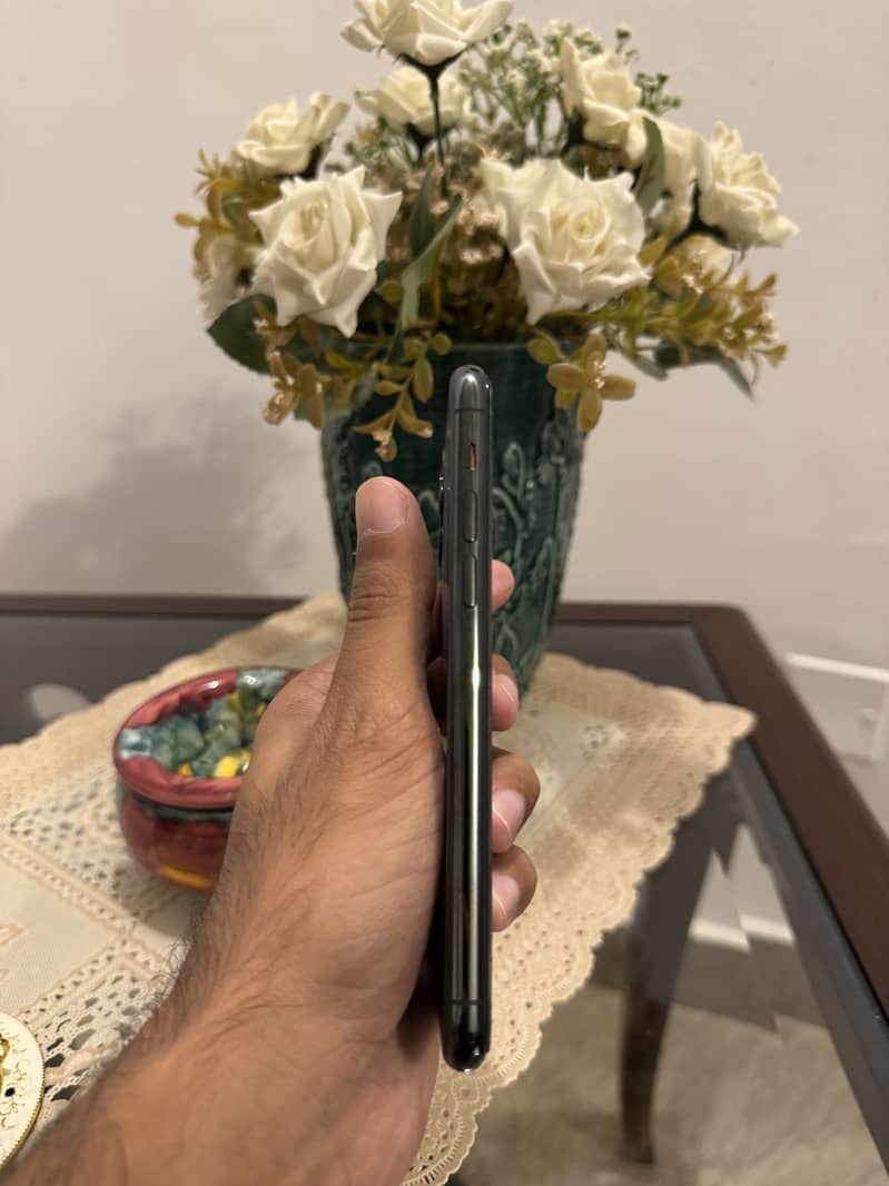 Apple iPhone 11 Pro 9