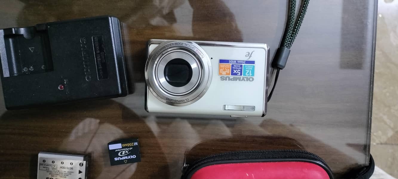 digital camera 0
