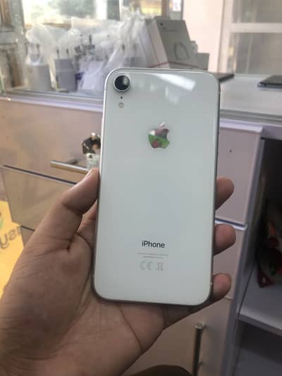 Apple iPhone XR