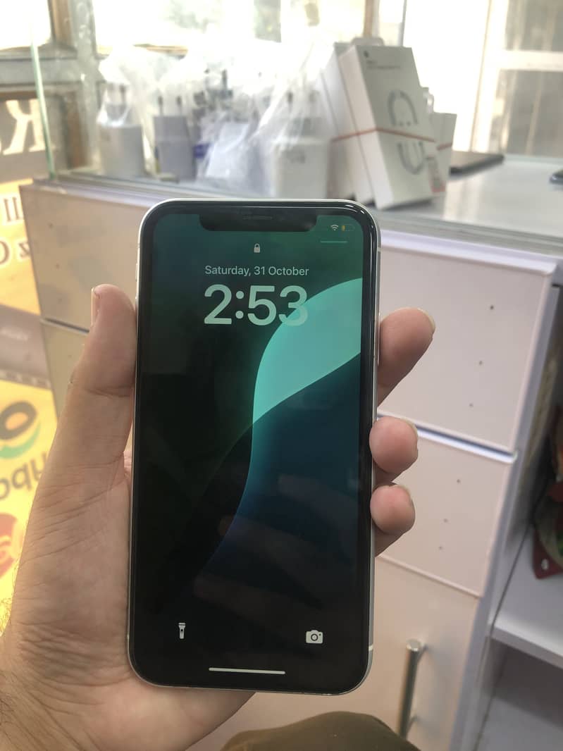 Apple iPhone XR 4