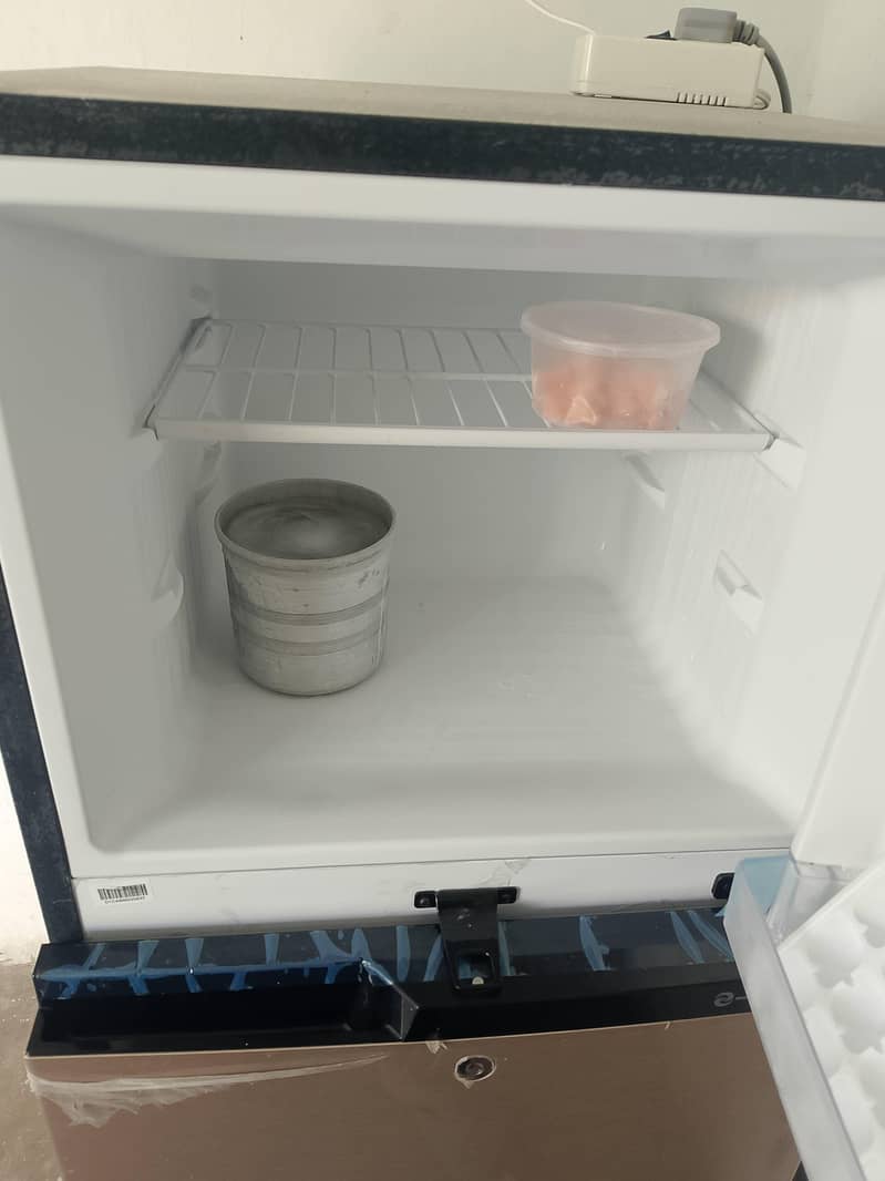 DAWALANCE REFRIGERATOR 1