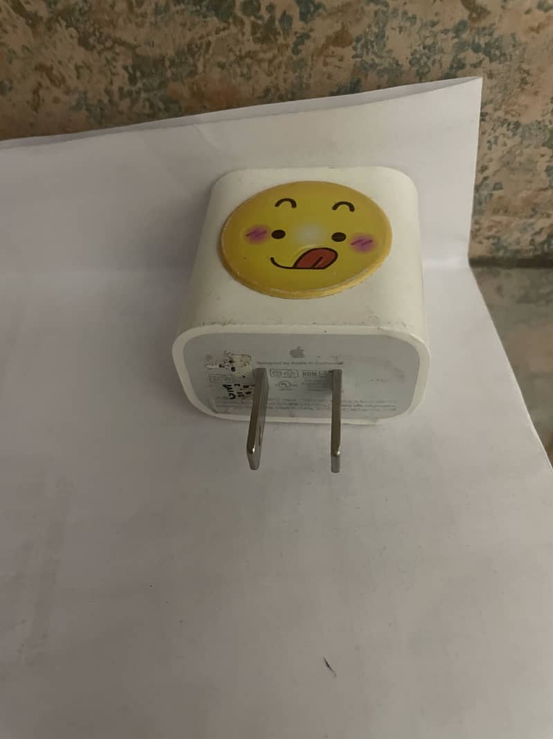 iPhone charger 0