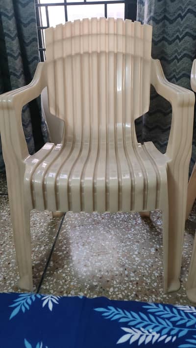 Plastic chairs for sale