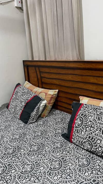 Double bed + 1 side table + mattress
