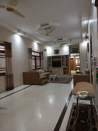 240 Sq. Yards Independent House (3 Bed DD) available for rent in the prime location of Gulistan-e-Johar, Block 7, with no electricity, gas or water issues and all basic necessities nearby.