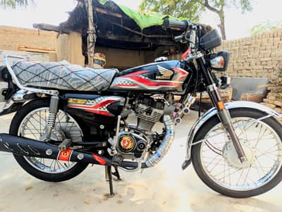 Honda 125 2024 model. all. oky condition 10by10