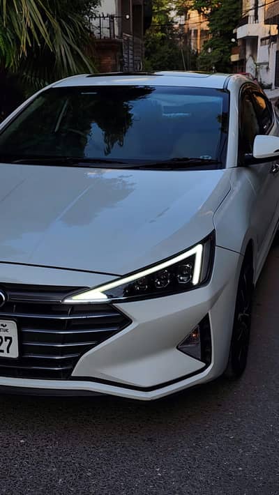 Hyundai Elantra 2022